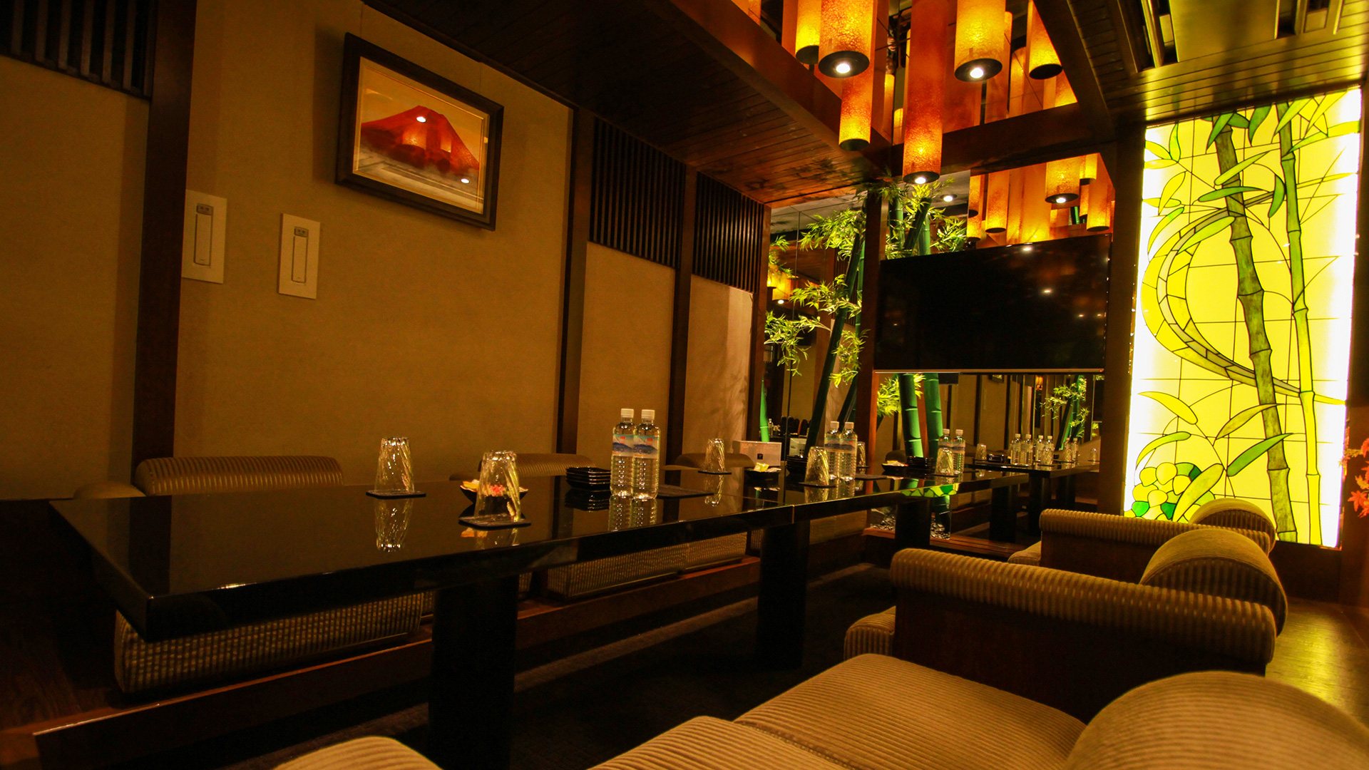 ラウンジナイン店内5